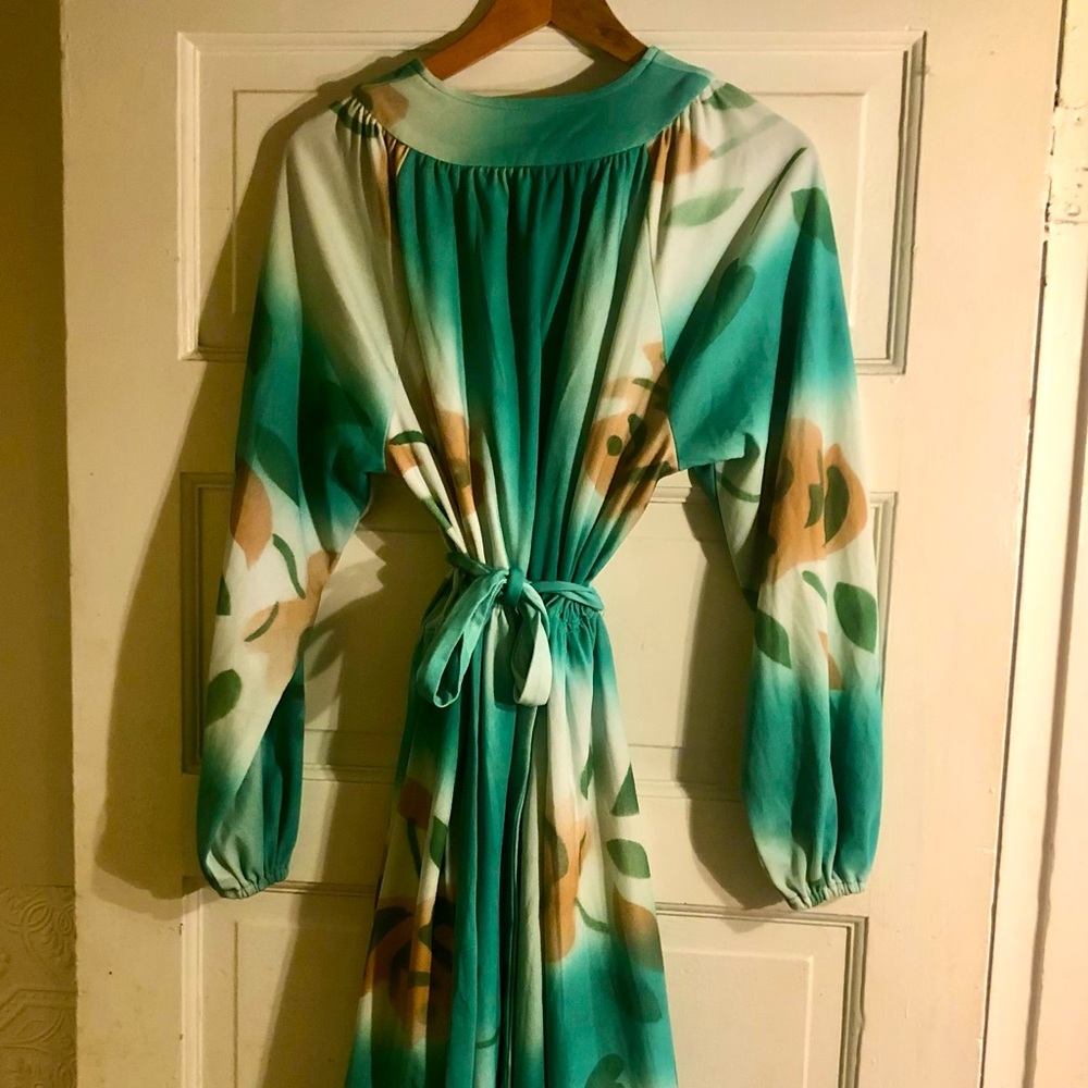 Vintage 70's seafoam pastel dress with belt